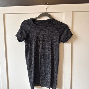 Lululemon swift tshirt